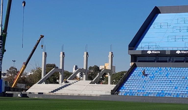 Avanzan las obras en la tribuna Cuellar.