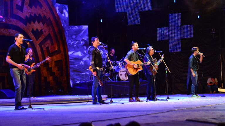Axel fue invitado por Los Nocheros en la última noche de Cosquín 2017. Foto: Francesco Trombetta / ElDoce.tv.