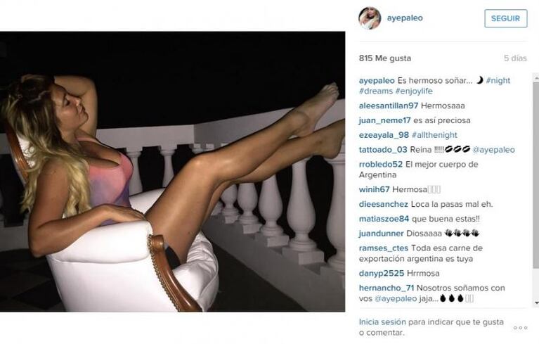 Ayelén Paleo tomó sol en topless