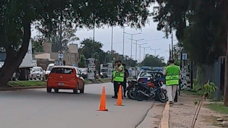 Bache gigante y un control de ITV a 100 metros: la indignación de un vecino