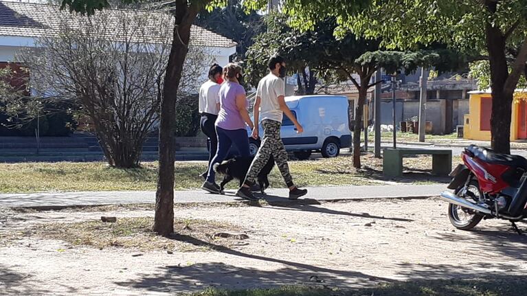 Bajo el sol, vecinos pudieron disfrutar de la salida al aire libre. / Foto: El Doce