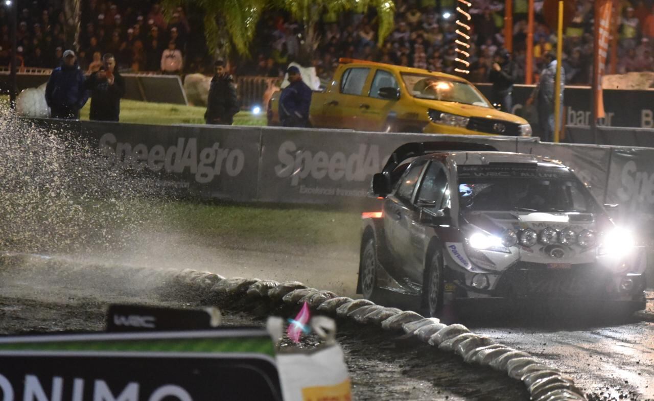 Bajo la lluvia, se corrió el primer tramo de esta competencia mundial en Carlos Paz. Foto: Lucio Casalla / ElDoce.tv