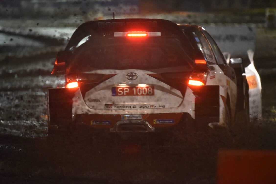 Bajo la lluvia, se corrió el primer tramo de esta competencia mundial en Carlos Paz. Foto: Lucio Casalla / ElDoce.tv