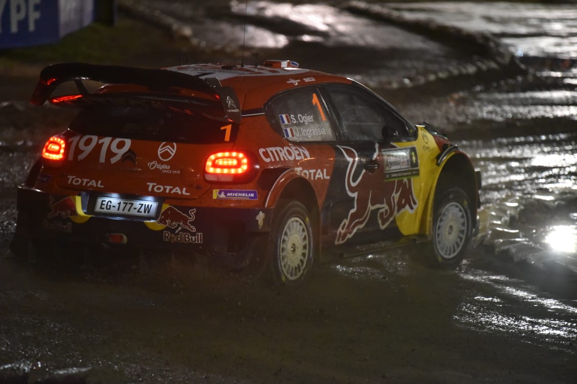 Bajo la lluvia, se corrió el primer tramo de esta competencia mundial en Carlos Paz. Foto: Lucio Casalla / ElDoce.tv