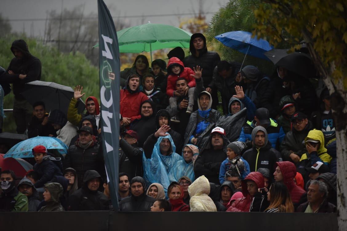 Bajo la lluvia, se corrió el primer tramo de esta competencia mundial en Carlos Paz. Foto: Lucio Casalla / ElDoce.tv