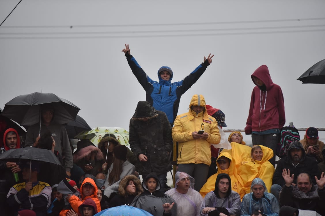 Bajo la lluvia, se corrió el primer tramo de esta competencia mundial en Carlos Paz. Foto: Lucio Casalla / ElDoce.tv