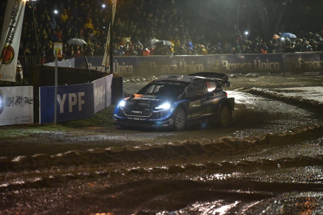 Bajo la lluvia, se corrió el primer tramo de esta competencia mundial en Carlos Paz. Foto: Lucio Casalla / ElDoce.tv