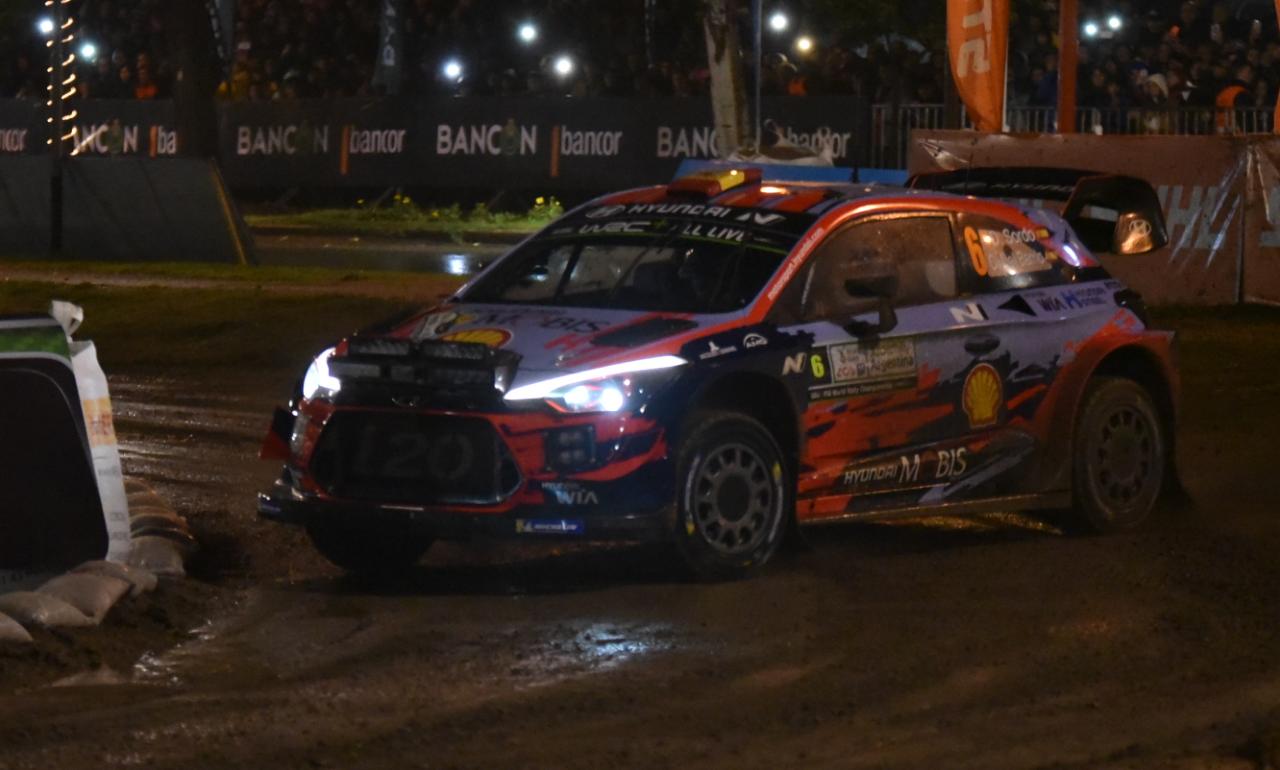 Bajo la lluvia, se corrió el primer tramo de esta competencia mundial en Carlos Paz. Foto: Lucio Casalla / ElDoce.tv