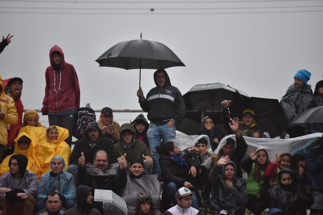 Bajo la lluvia, se corrió el primer tramo de esta competencia mundial en Carlos Paz. Foto: Lucio Casalla / ElDoce.tv