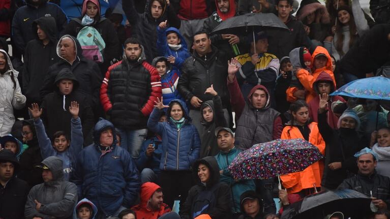 Bajo la lluvia, se corrió el primer tramo de esta competencia mundial en Carlos Paz. Foto: Lucio Casalla / ElDoce.tv