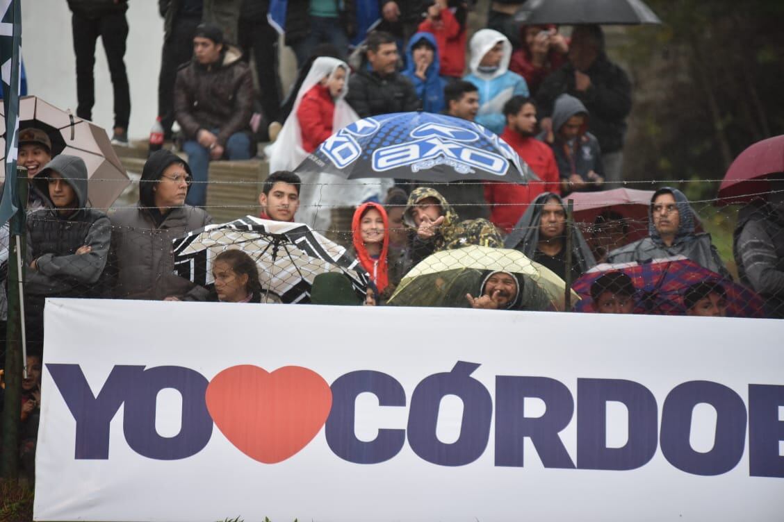 Bajo la lluvia, se corrió el primer tramo de esta competencia mundial en Carlos Paz. Foto: Lucio Casalla / ElDoce.tv