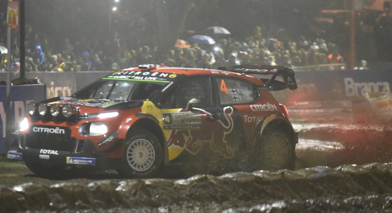 Bajo la lluvia, se corrió el primer tramo de esta competencia mundial en Carlos Paz. Foto: Lucio Casalla / ElDoce.tv