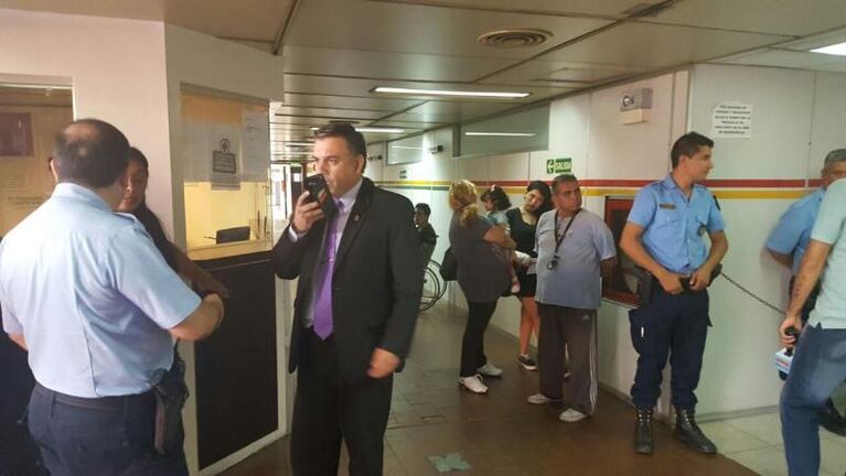 Balearon a un policía en un supermercado