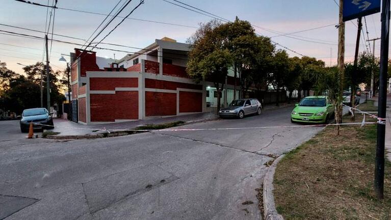 Balearon la casa y el auto del barrabrava y líder de La Fiel