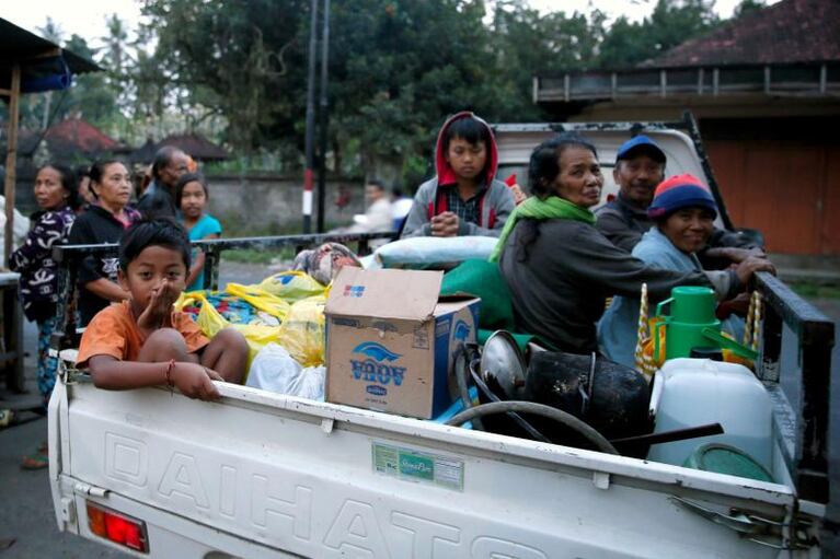 Bali: evacuaron a 57 mil personas por un volcán