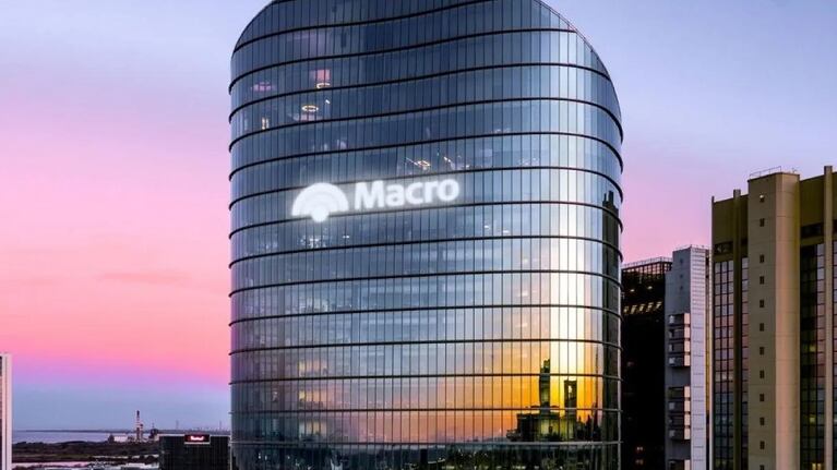 Banco Macro cuenta con 565 sucursales, 9.400 colaboradores y brinda servicio a 6 millones de clientes.