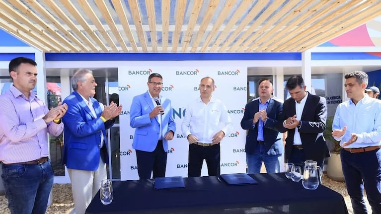 Bancor firmó un convenio con el ministerio de Bioagroindustria de Córdoba.