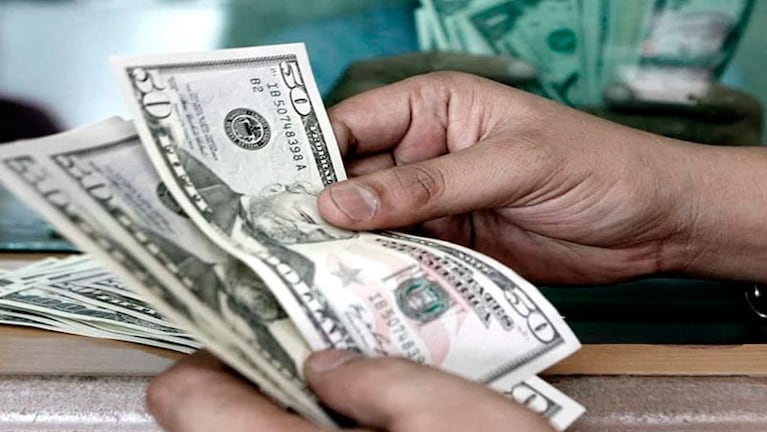 Bancos detectan a quienes hacen el "puré digital" con el dólar.