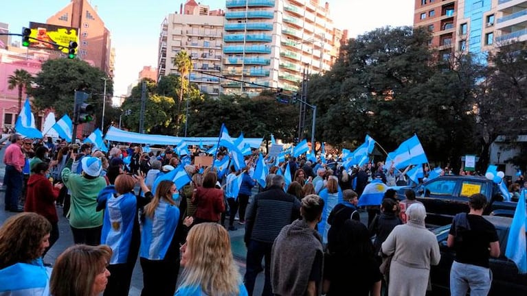 Banderazo en Córdoba contra el Gobierno Nacional