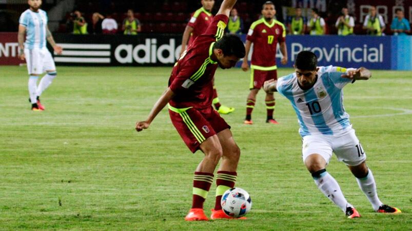 Banega llevó la 10, pero no pudo conducir al equipo.