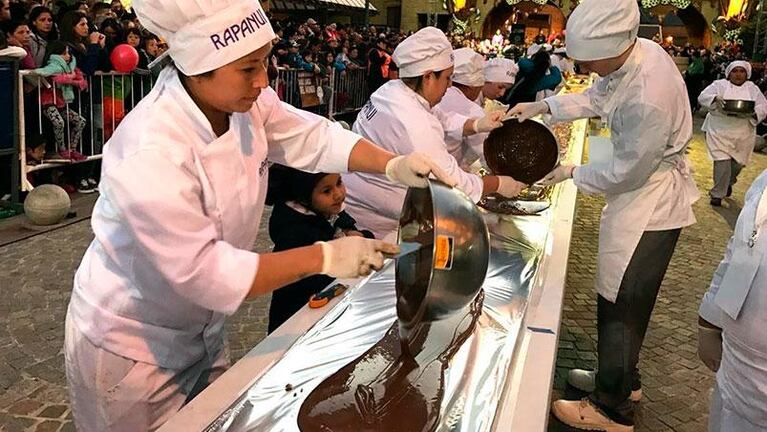 Bariloche presentó la barra de chocolate más larga del mundo