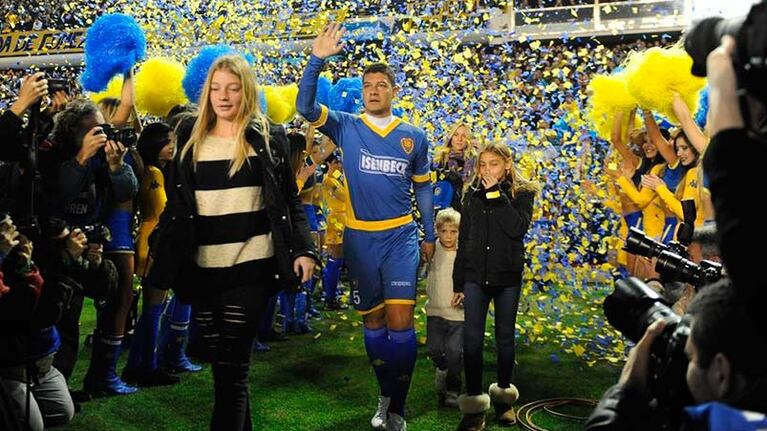 Battaglia recibió el cariño de toda la Bombonera. Foto: Clarín.