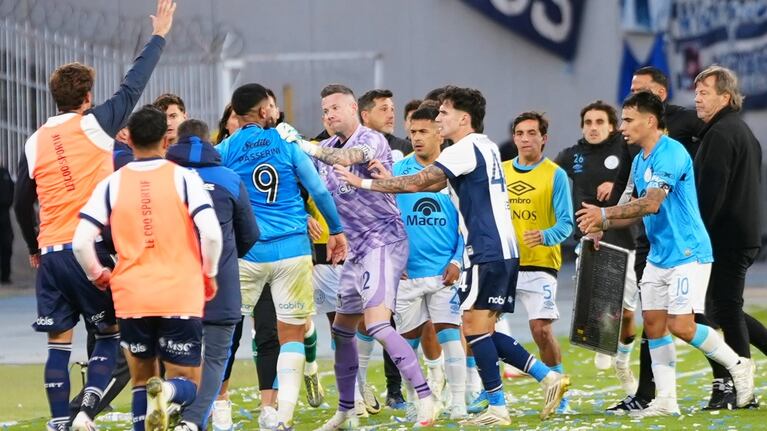 Belgrano cargó a Herrera tras el clásico. Foto: Lucio Casalla / ElDoce.tv.