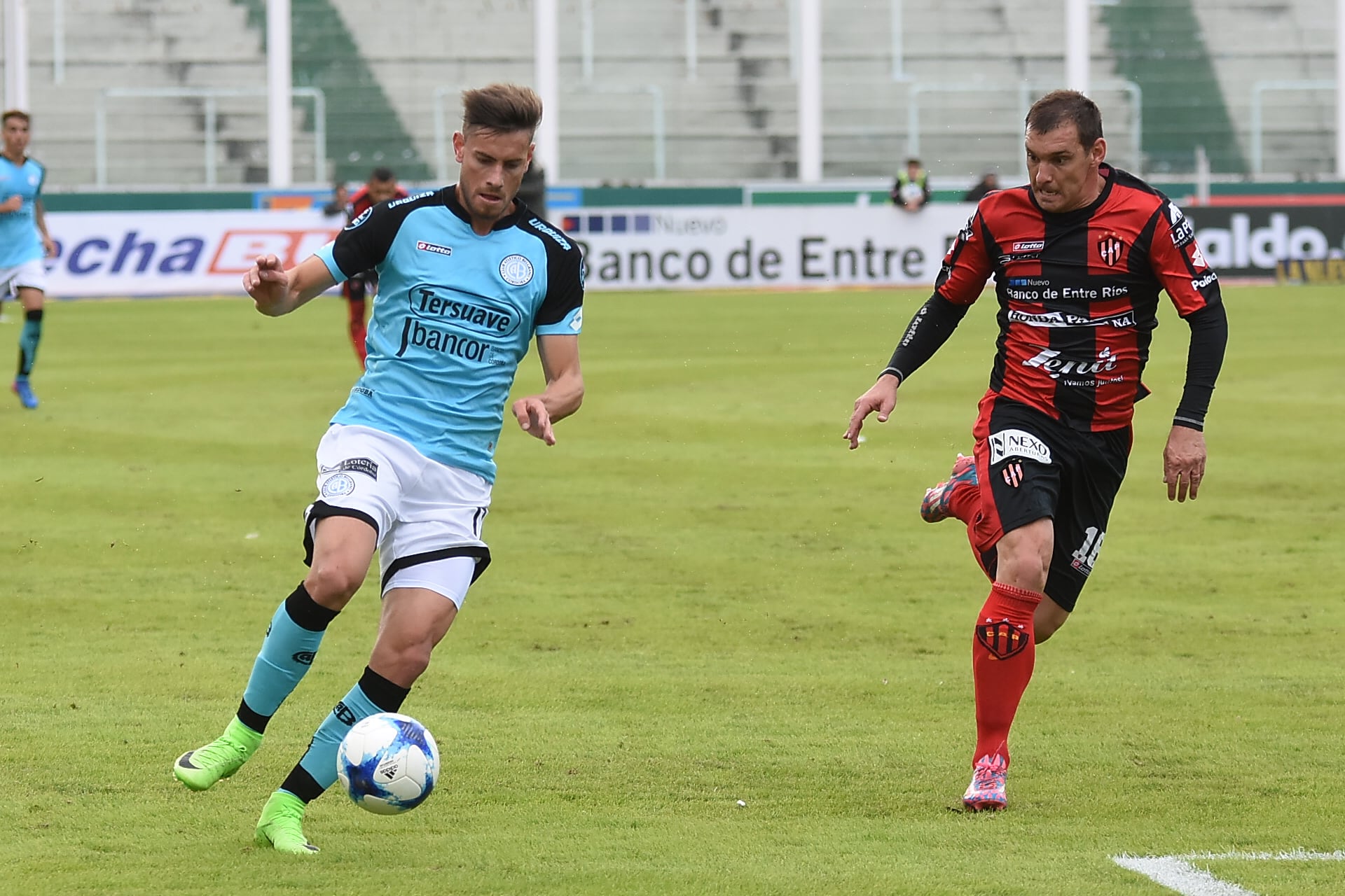 Belgrano contra Patronato, en el segundo partido sin público. Foto: Lucio Casalla / ElDoce.tv