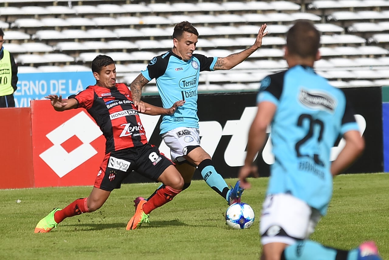 Belgrano contra Patronato, en el segundo partido sin público. Foto: Lucio Casalla / ElDoce.tv