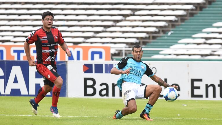 Belgrano contra Patronato, en el segundo partido sin público. Foto: Lucio Casalla / ElDoce.tv