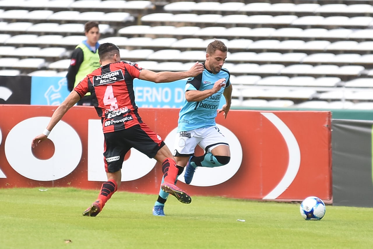 Belgrano contra Patronato, en el segundo partido sin público. Foto: Lucio Casalla / ElDoce.tv