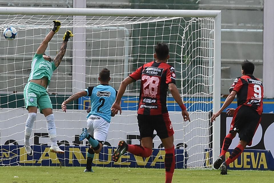 Belgrano contra Patronato, en el segundo partido sin público. Foto: Lucio Casalla / ElDoce.tv