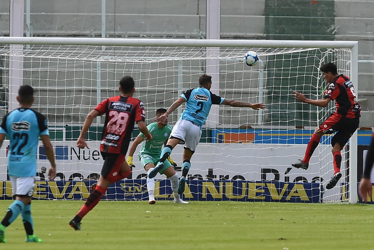 Belgrano contra Patronato, en el segundo partido sin público. Foto: Lucio Casalla / ElDoce.tv