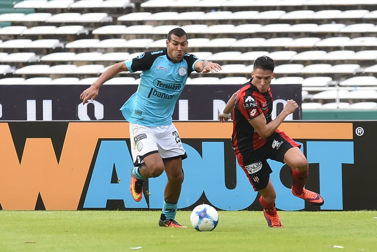 Belgrano contra Patronato, en el segundo partido sin público. Foto: Lucio Casalla / ElDoce.tv