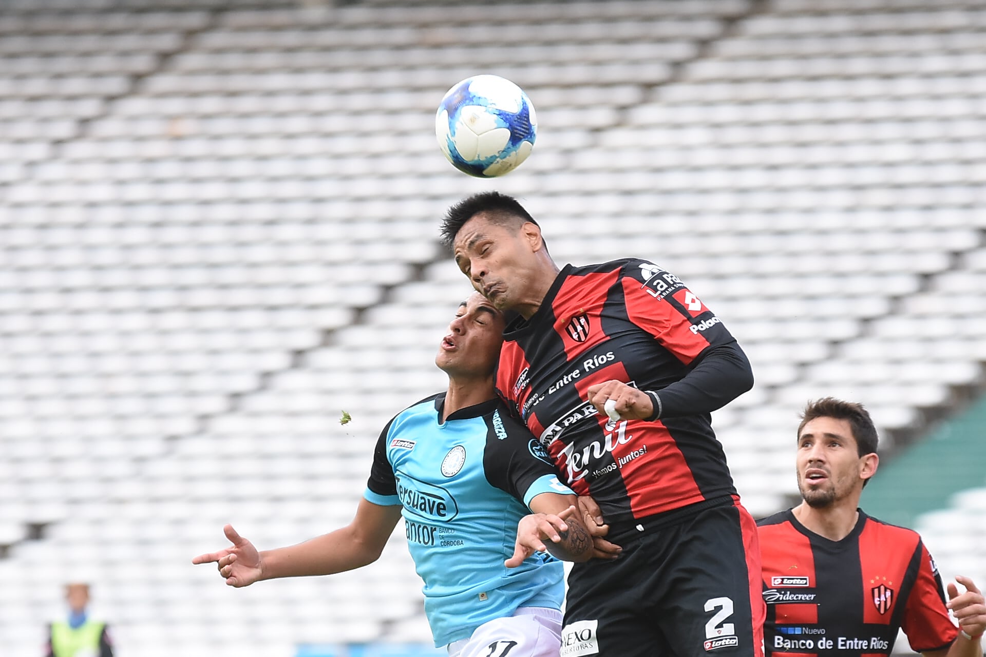 Belgrano contra Patronato, en el segundo partido sin público. Foto: Lucio Casalla / ElDoce.tv