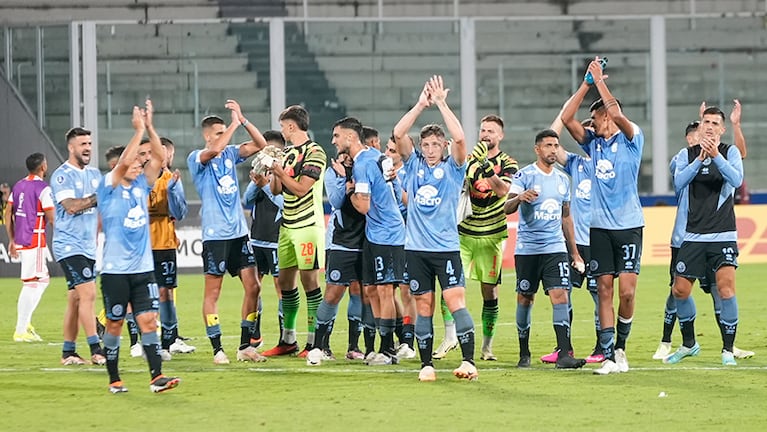 Belgrano debutó en la Sudamericana con un empate en el Kempes.