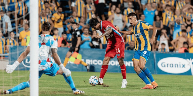 Belgrano ganó 2 a 1 en Rosario.