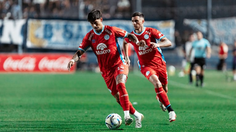 Belgrano juega en Mendoza.