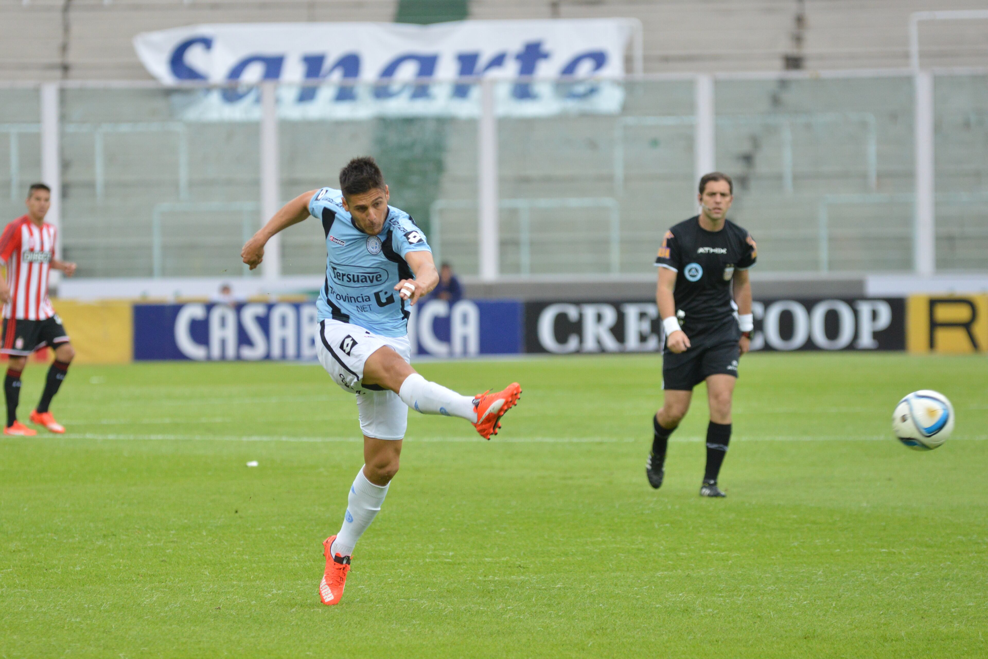 Belgrano le ganó por 2 a 1 a Estudiantes de La Plata en el Kempes. Foto: Lucio Casalla