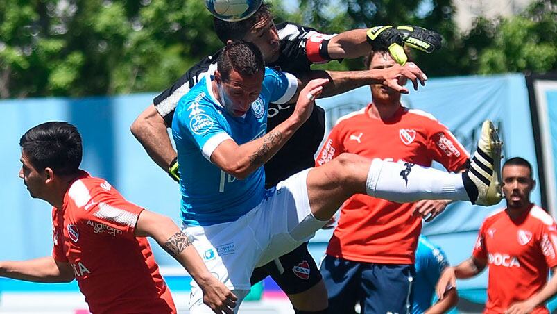 Belgrano mejoró, pero no logró marcar contra Independiente.  Foto: Lucio Casalla / ElDoce.tv