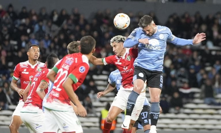 Belgrano-Real Tomayapo en el Kempes.