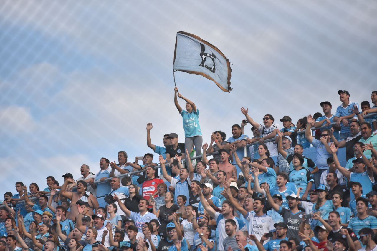 Belgrano recibió a Colón en un estadio que lució colmado. Foto: Lucio Casalla / ElDoce.tv.