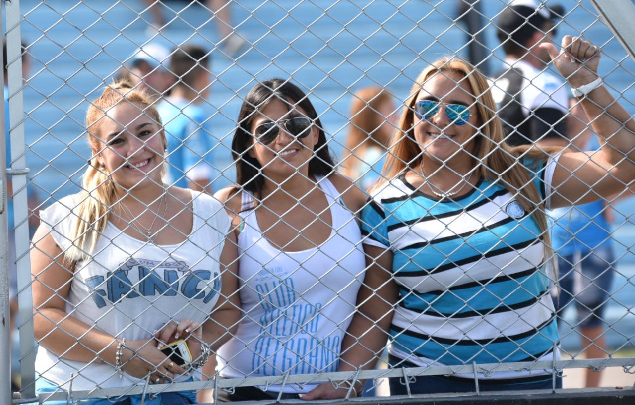 Belgrano recibió a Colón en un estadio que lució colmado. Foto: Lucio Casalla / ElDoce.tv