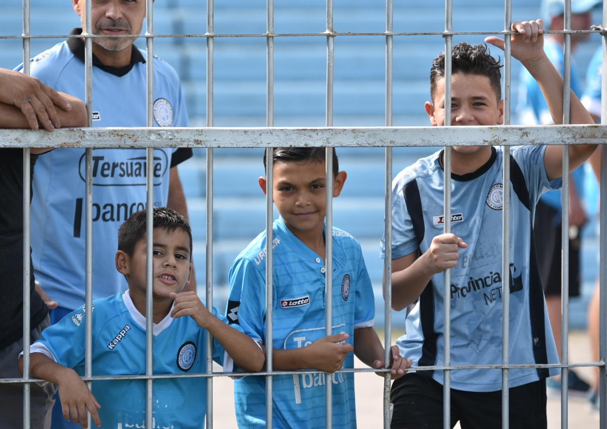 Belgrano recibió a Colón en un estadio que lució colmado. Foto: Lucio Casalla / ElDoce.tv