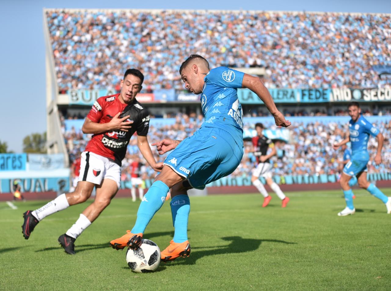 Belgrano recibió a Colón en un estadio que lució colmado. Foto: Lucio Casalla / ElDoce.tv.