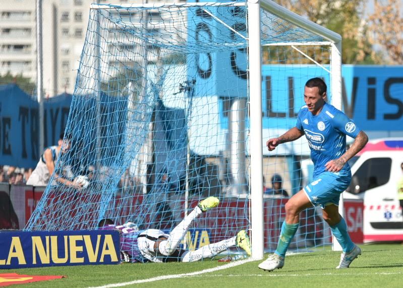 Belgrano recibió a Colón en un estadio que lució colmado. Foto: Lucio Casalla / ElDoce.tv.