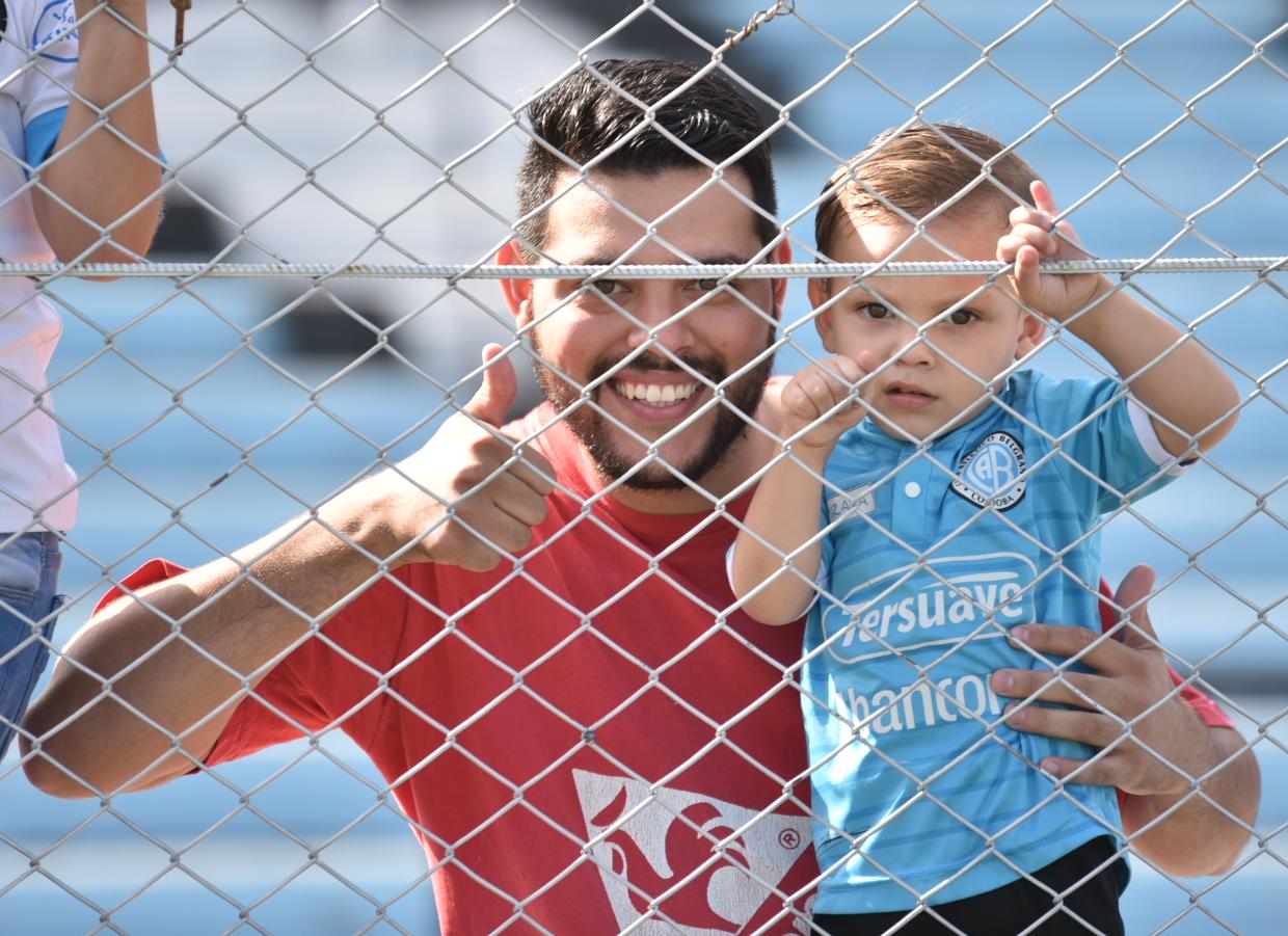 Belgrano recibió a Colón en un estadio que lució colmado. Foto: Lucio Casalla / ElDoce.tv