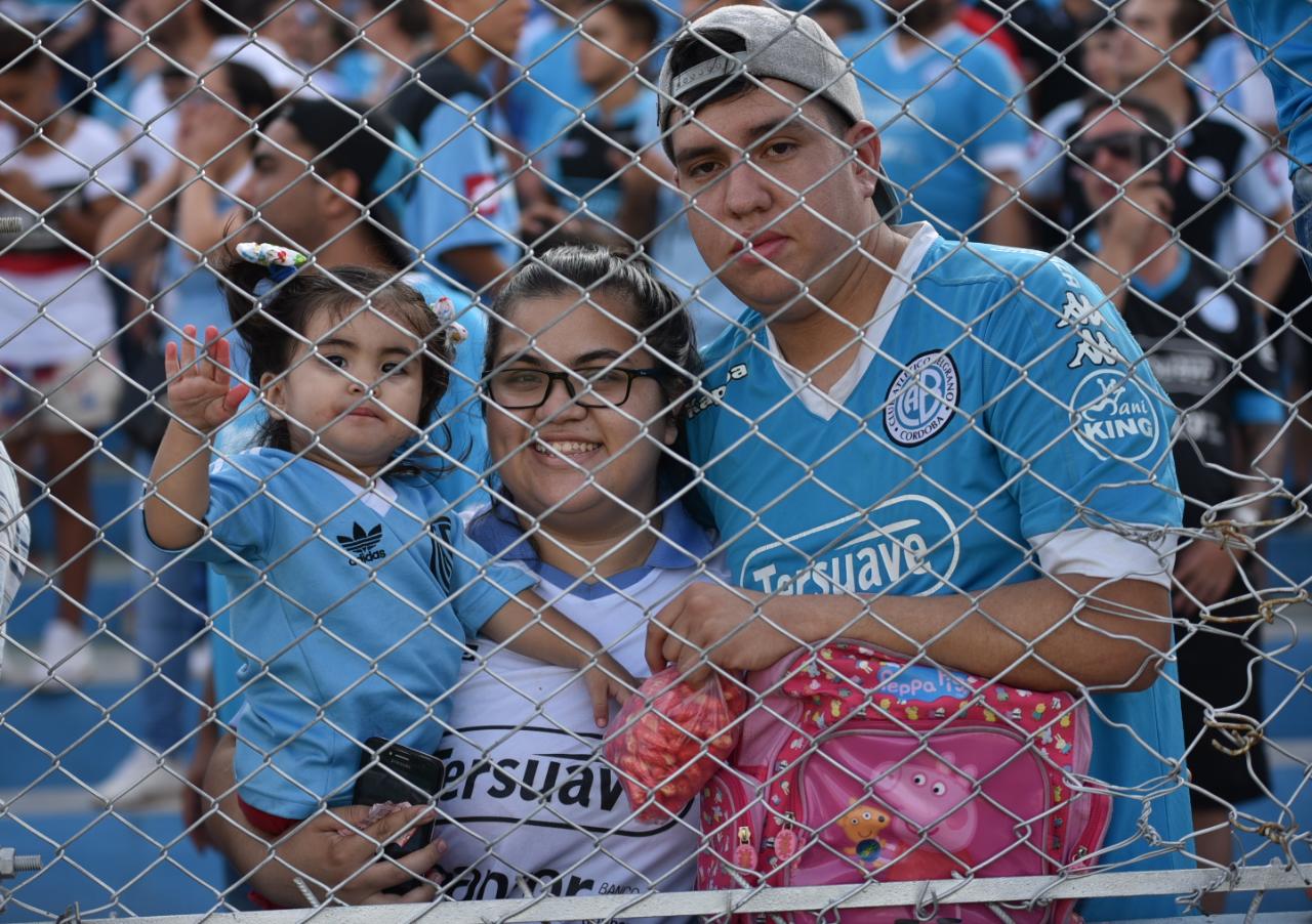 Belgrano recibió a Colón en un estadio que lució colmado. Foto: Lucio Casalla / ElDoce.tv