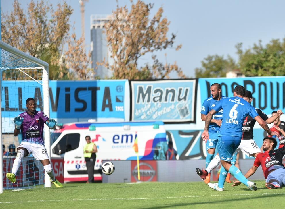 Belgrano recibió a Colón en un estadio que lució colmado. Foto: Lucio Casalla / ElDoce.tv.