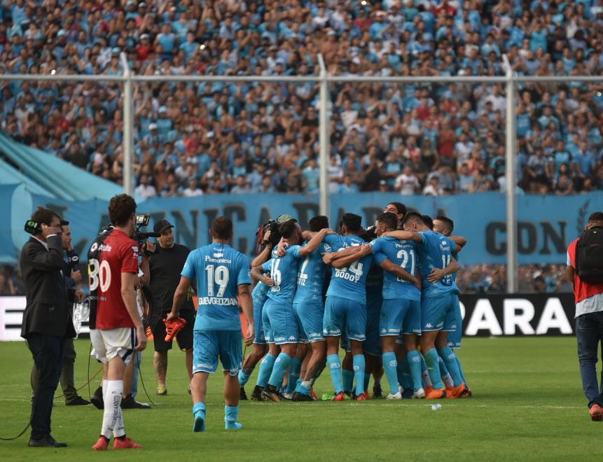 Belgrano recibió a Colón en un estadio que lució colmado. Foto: Lucio Casalla / ElDoce.tv.